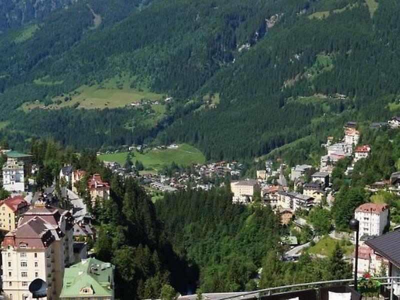 3735CC98F8592452A7A805756FA34B51