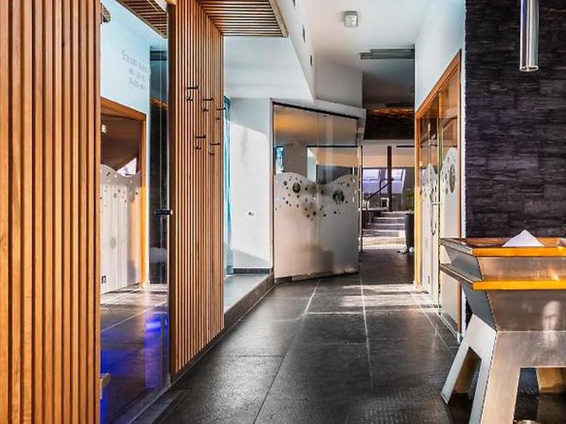 E231916F90F44F690C67A83547656406