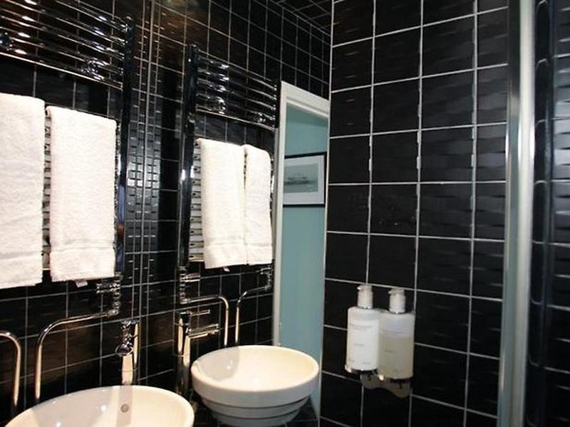 33B1BCB0092F7E3ABD71A4A347F5FF25