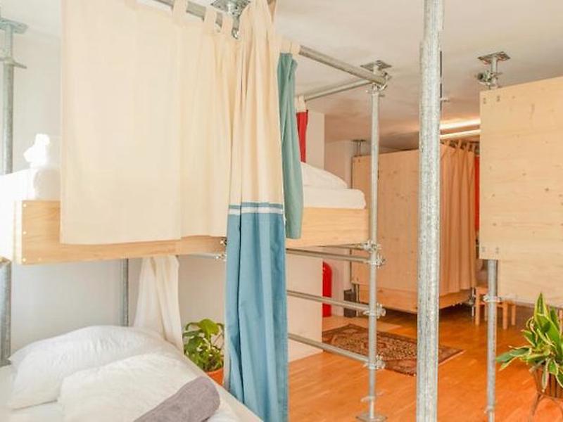 AF1C39FE155B84D4F4799D4FC9F64476