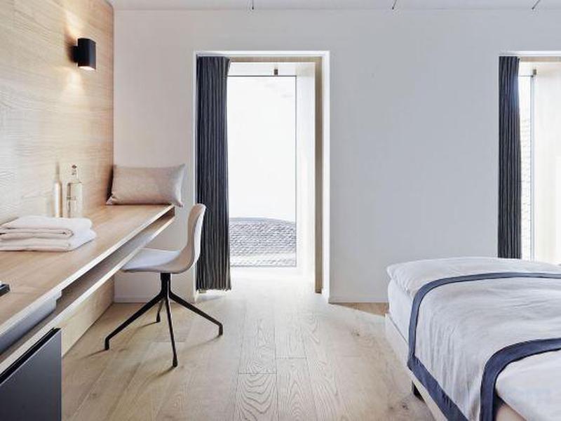 F743E9B4DC18ABB84C167E0C7EED5325