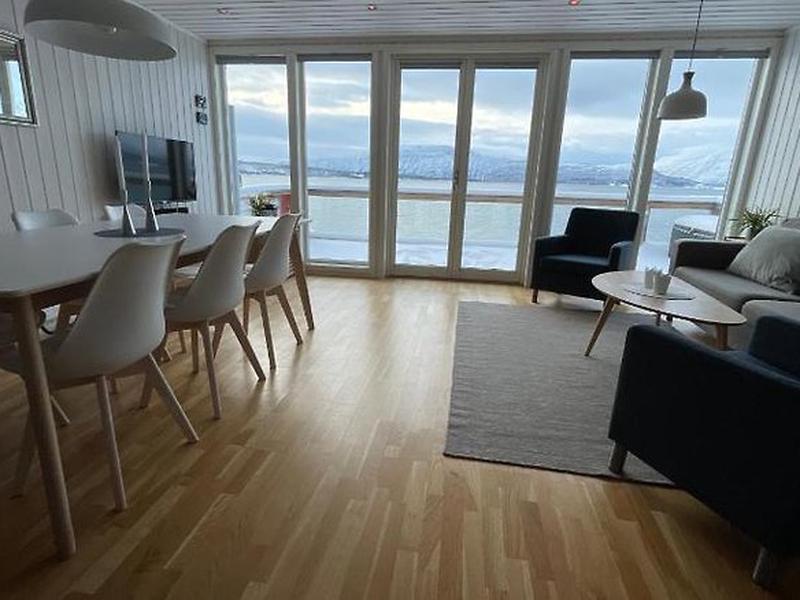 C97E49E736C0B2C4AF979794C38B208A