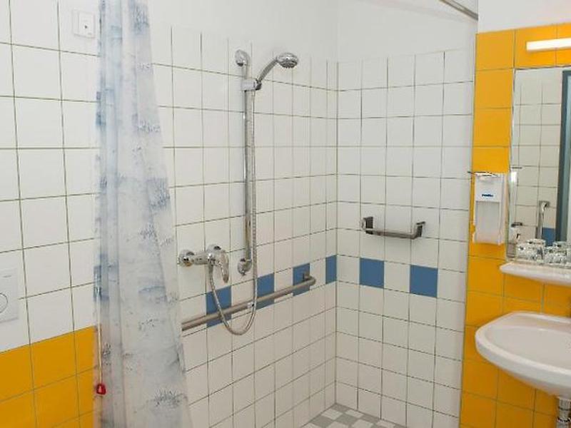 C6E795D146544858A234C8AAD44054E2