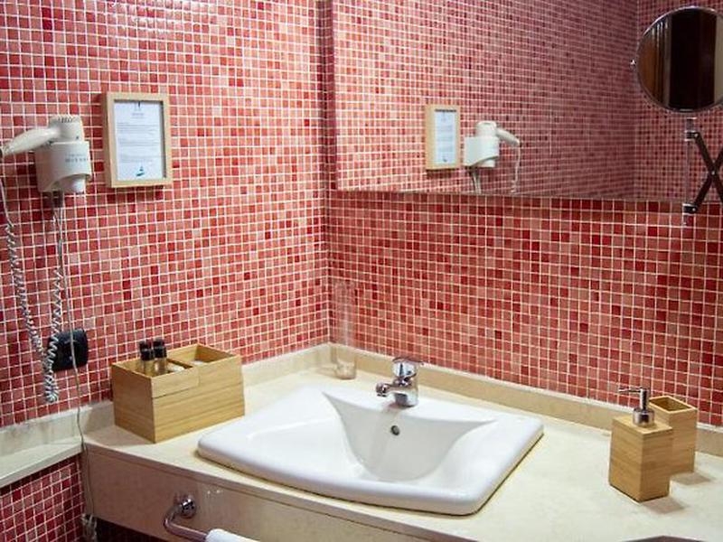 5F4D032B0D45E99D58D5A1E61FEB866B