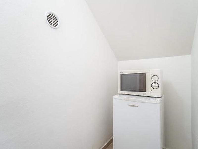 B67B6B7E8424F883F70369663463B1F8