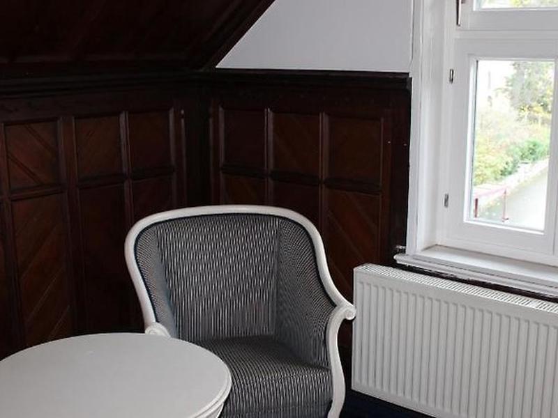 2003D85CD10E4184F35E126853713E7E