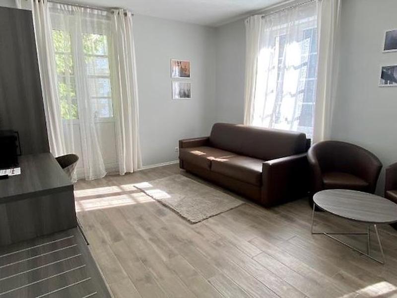 5A182D18376634E0B359AA44536FFC30