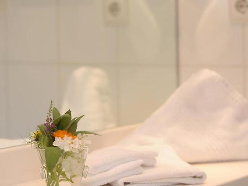 95DB5E42D1BE785728C9072A9FBACD4E