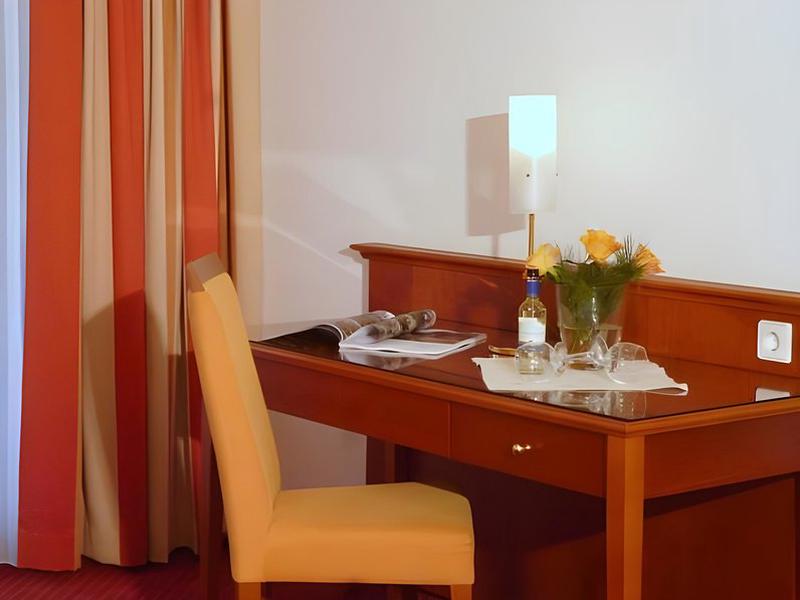 078F9E2B4CF3F340BB8315FD94B35028