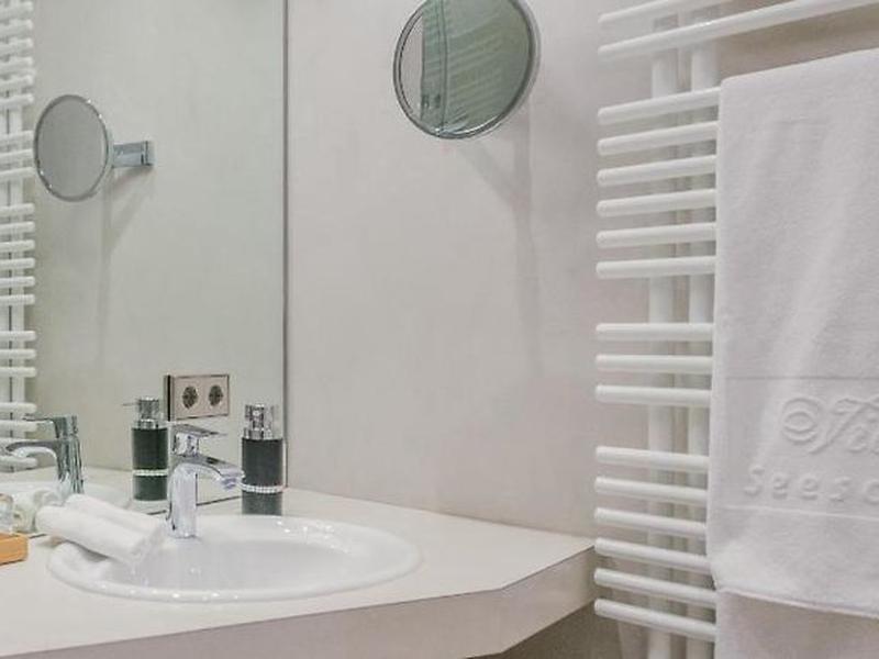 5ECDE29AE7954E0539B723C3E14392D7