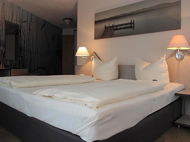 0EF3AC833173EAAF56B53A75D6B04617