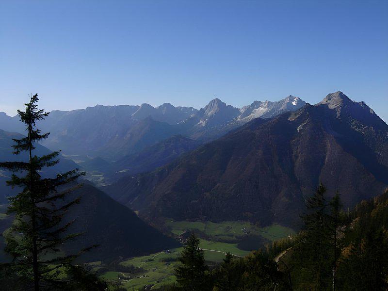 EAEFCF60A851A3B400D011C51E3FAAFF