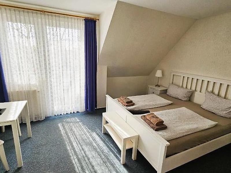 B90A8A9B432A7FA2FE1C0CDA1981CFD1