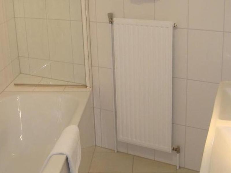 043DB12B61FC6D2C5E3580A4F72D9D34