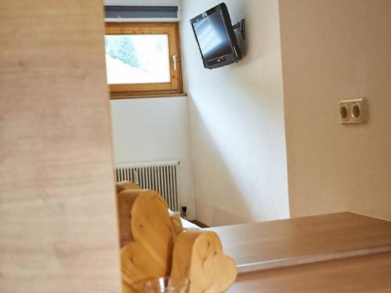 4C279CF27363D330F42B133CDBF2329B