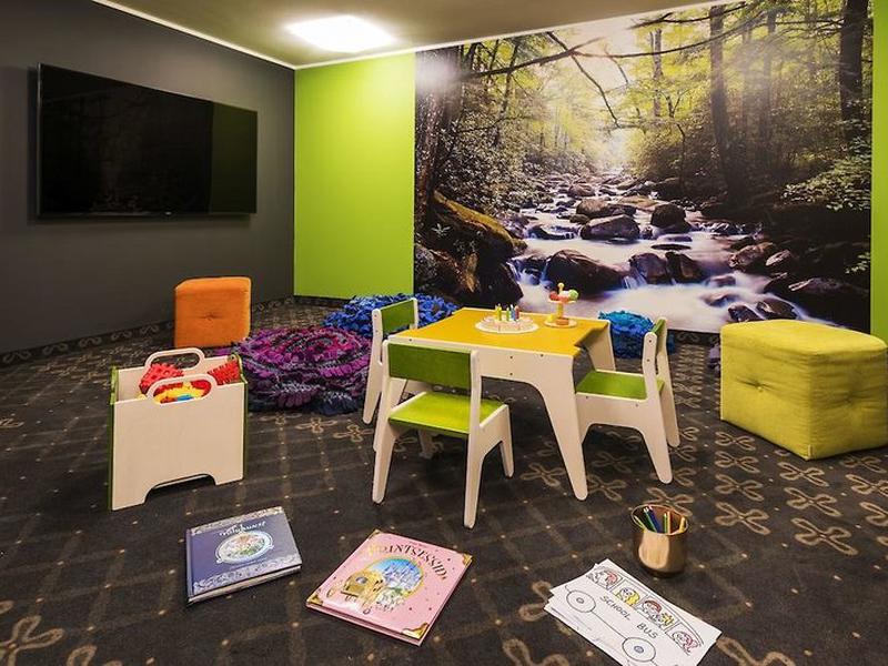 4318C015AB1197403E9E687EAC30EA44