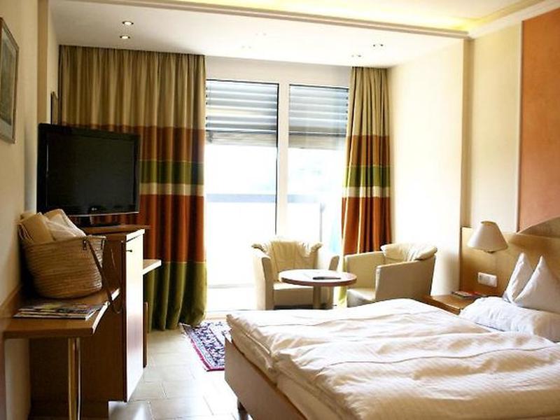 2D6AD414239972F5184E6F9804F81976