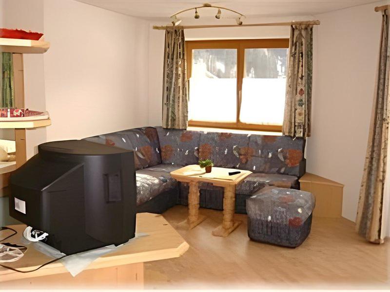 EEDB2A535A138AE0C7A684A7B6352145