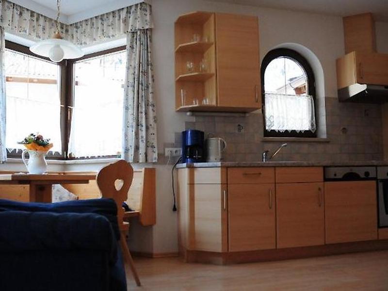 20F24CC924F6FB77454E673D9B7A73F4