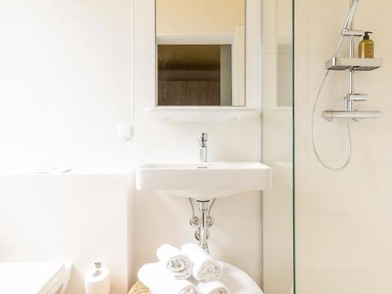 CE7DDD62972F661A1D3AEDC23C19CE21