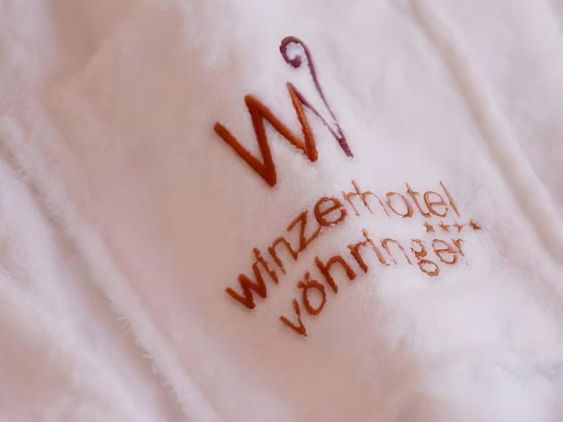 A76007CA543F1EC997CDAD79EE141B19