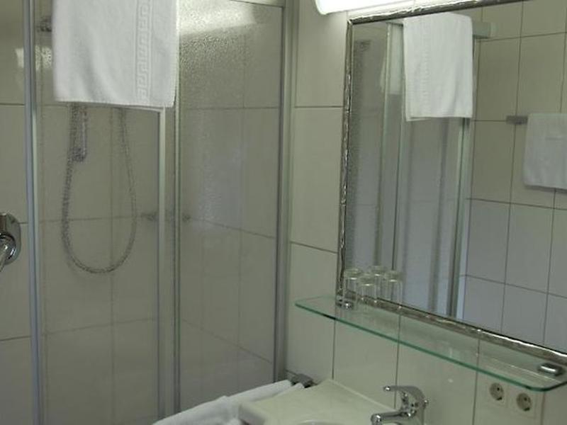 9CC2828FE6A815635E3A90E23CD901E5