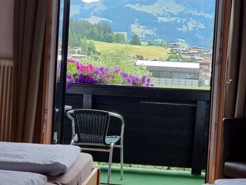 2B02D454F72A32C3FB74377DD0BE55F9