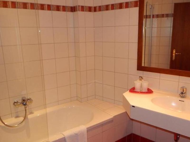 E2764A7F6069126FDF584337D8758E38