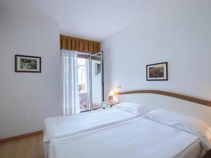 9069DC263C06C5FE05FE6A24BA22C418