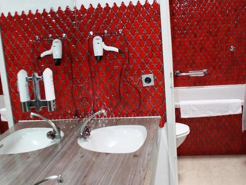 B02D2B04A2AD60349DF77D7B3CA844AF