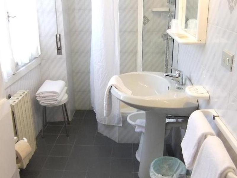 096FADB2AA0B24C2B7BE69E9F4242C1B