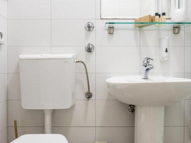 9350B5C4AD3B8E248A7CEFFB9F44A1D3