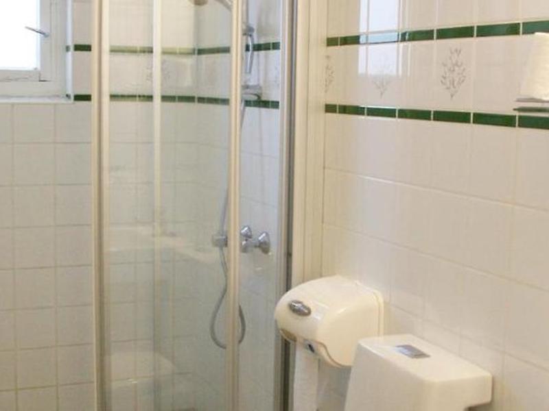 5E3CF260906F35F4305F9D401C2649E9