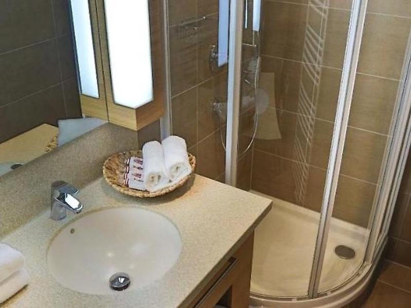 F77FE6483E7604051A692695C61998D4