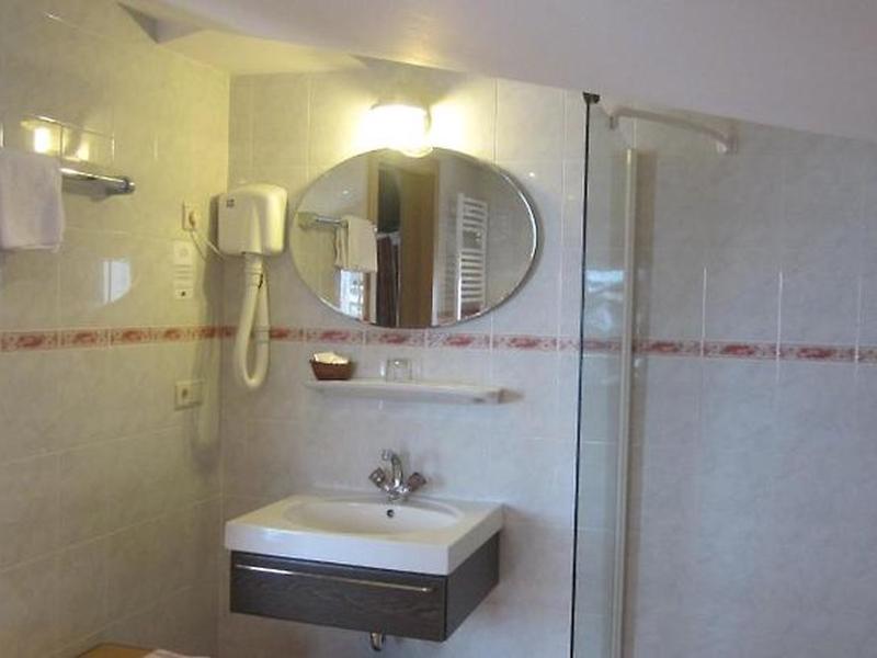 DB63B9319430BC12B1FC023B7B283B37