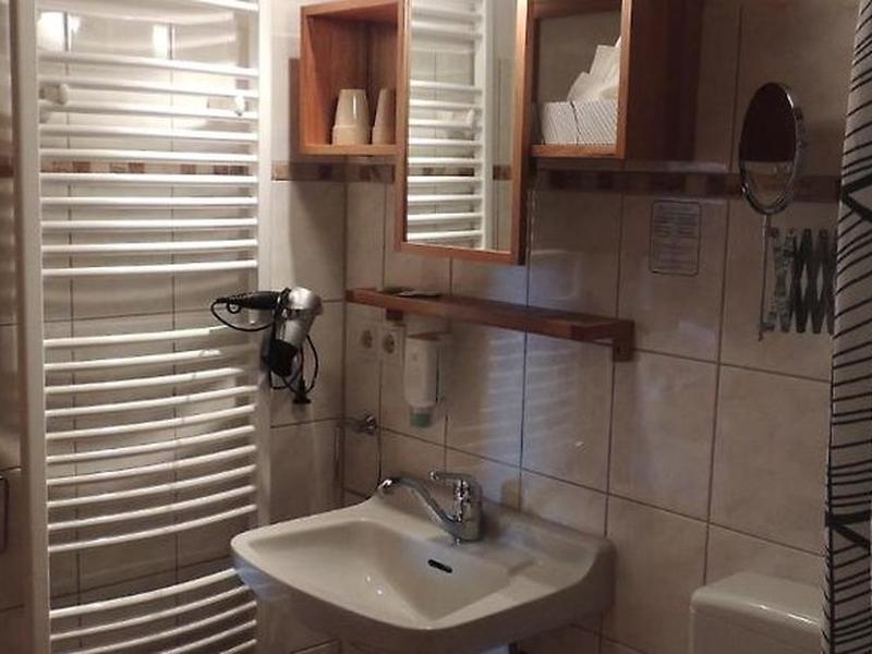 7396BE0629DD8F8224F2E2D892F970F1