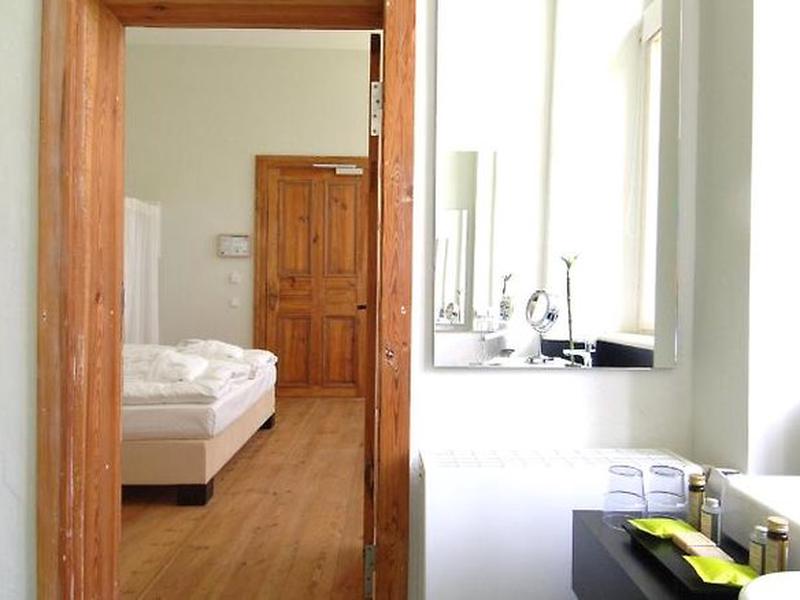 01B1F7BE3F480F57B8C61EBA663E06A7