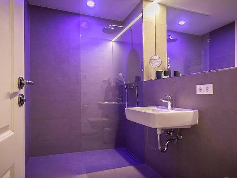 3386DD6A77E63E83A2B72756CBE15F8C