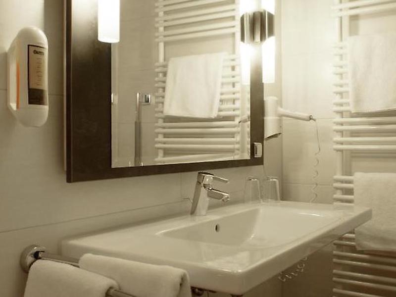 15AF4242AF53EBC361CED0F7CE66948A