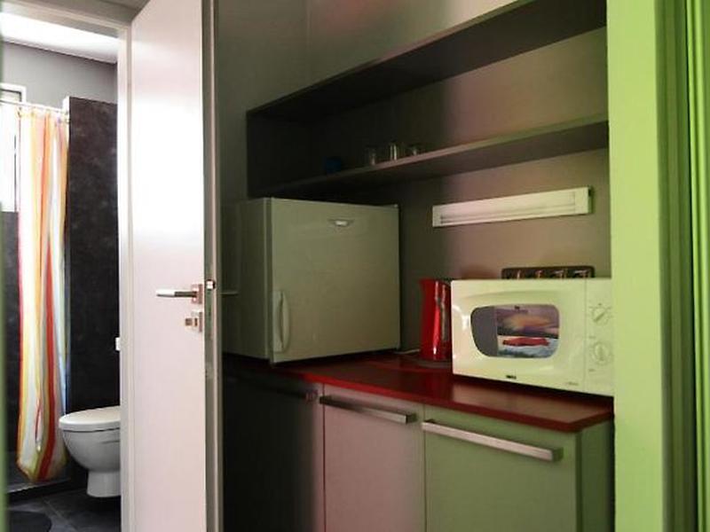 E38B261835E998C12BE01FB7410C6617