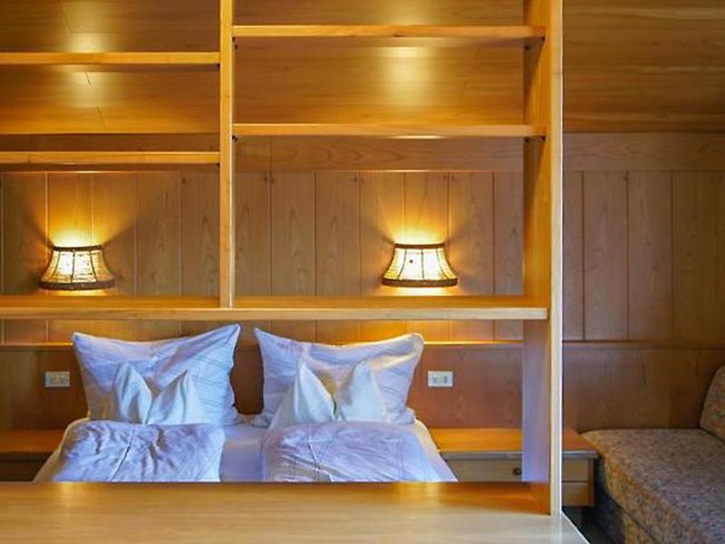 B3E74CA7D7CC79D26B2978FF0B93F5CE