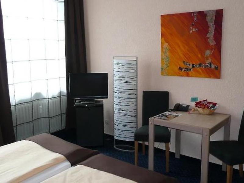 3CDC2353DBEFFC5371E8EA5C8C7B7DB1