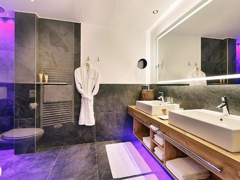 4CFD4D56299B8C428753429D90017460