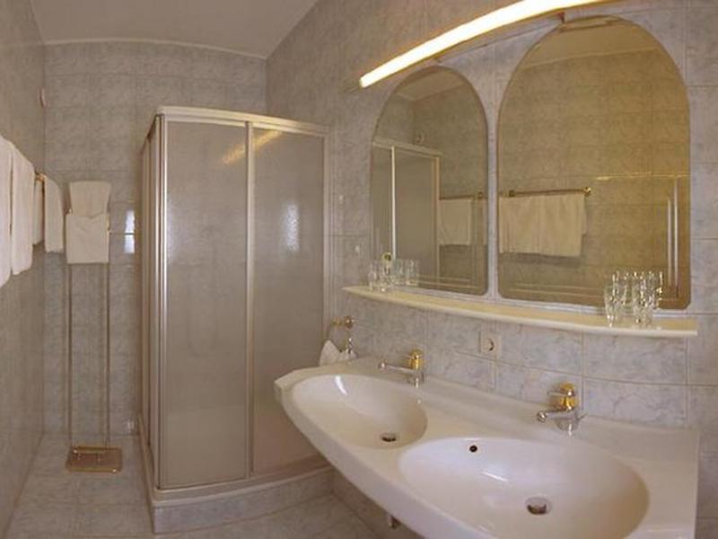 61C07208BFE5CD51674DB6417EE235E4