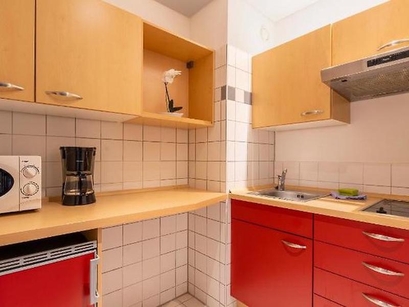 9CF6E64DE755D72A42606A24CB9996E3