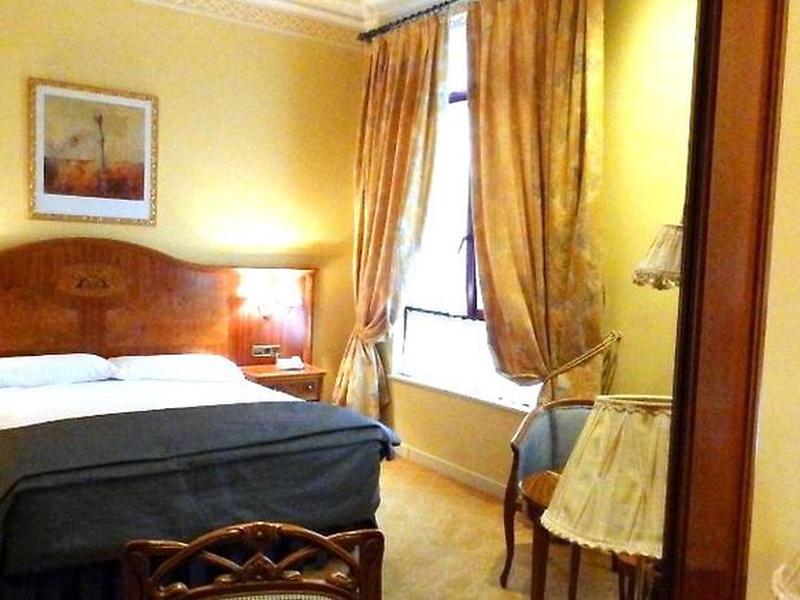 20B0F4599C7388E00035EFA3ED758ECB