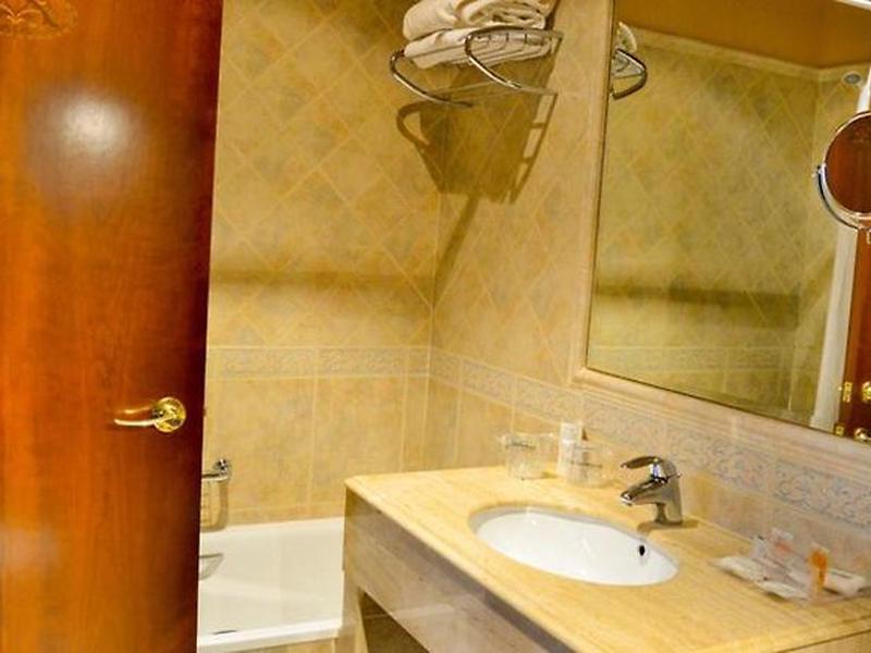 44568D8DCF96CFFDCCACB5B5164D27E6