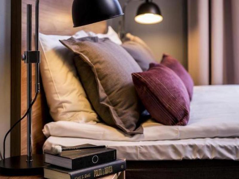 C906E6535BB04CD66D6AECD67CE0404F