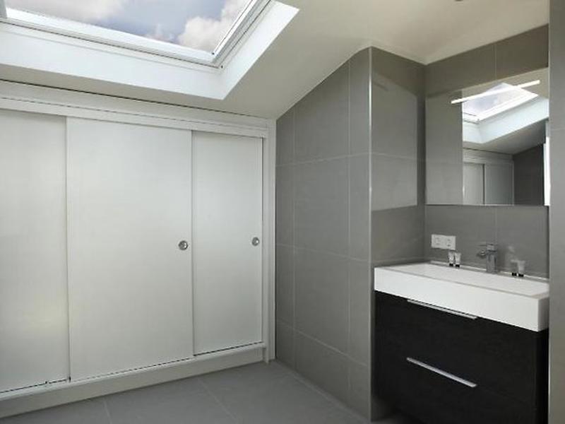 4D266EF81763F9B4E1833962D3E8B00E