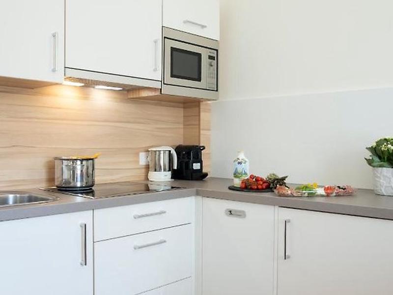 7E66FD9DDB642D8BD27E553F7D0BC306